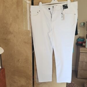 REDUCED** - MEN'S-NWT- Express -White Denim Skinny Jeans in 30"Length